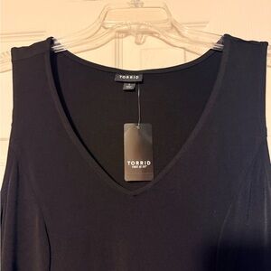 NWT Women’s Torrid Black Surplice Lace Trim Tank Sleeveless Shirt Sz 1 V-neck